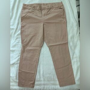 Old Navy size 16 blush pink pixie pant.